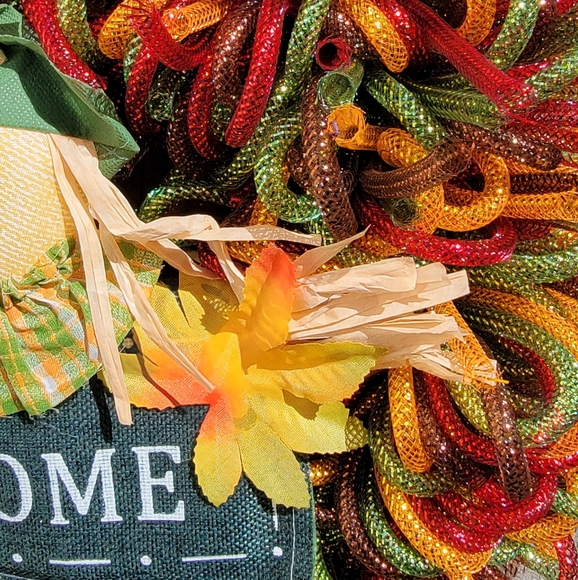 Autumn/Fall Mesh Scarecrow Wreath - Picture 4 of 8